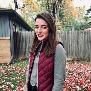 Meet your Posher, Hallie